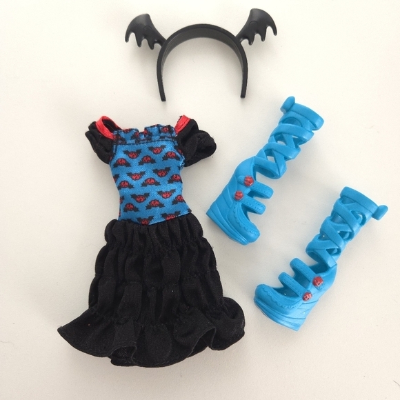 Monster High Freaky Fusion Ghoulia Yelps Doll 2008 - Picture 16 of 16